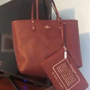 Brand NWT COACH CITY Reversible Tote - wine w/bag